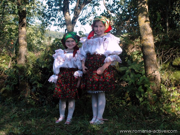 Walk Maramures & Bucovina traditions 600